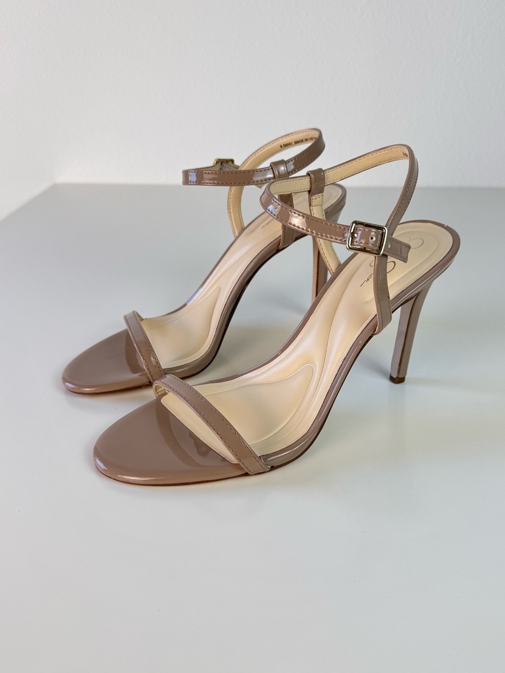 Jessica Simpson Jilni Stiletto Sandals in Chai Latte Taupe Size 9.5